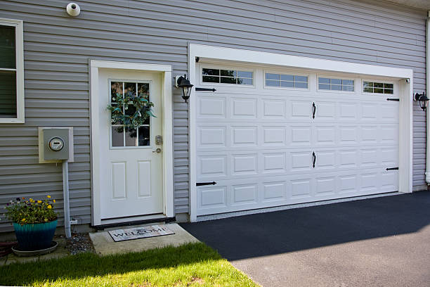 24/7 Emergency Garage Door Panel Replacement experts in Morrisonville, NY
